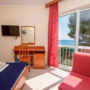 Standard Zimmer mit Kingsize-Bett
